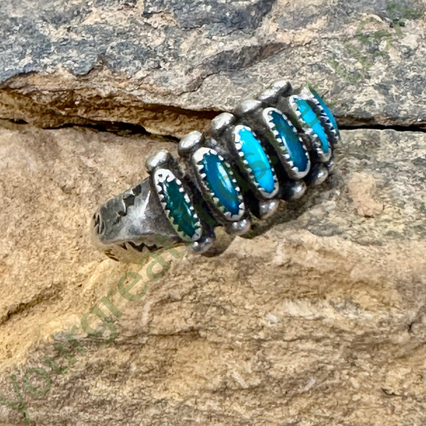 Vintage Zuni Sterling Silver Needlepoint Turquoise Row Ring 5.5