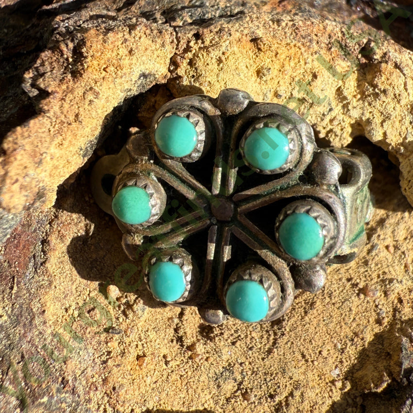 Vintage Zuni Sterling Silver Snake Eye Turquoise Clip On Earrings earrings