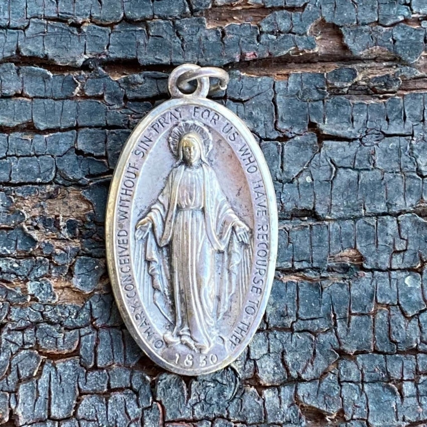 Catholic Devotional Mary Pendant in Silver Yourgreatfinds