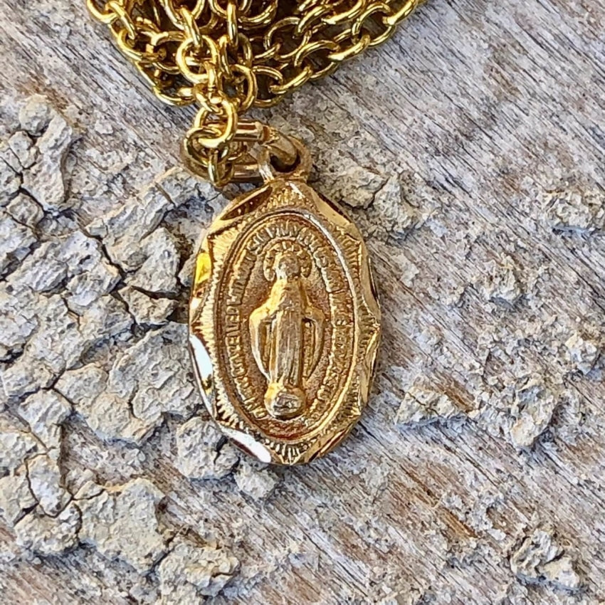 Gold Filled Mother Mary Necklace, Square Catholic Holy Virgin Mother Mary  Medallion Necklace - Etsy