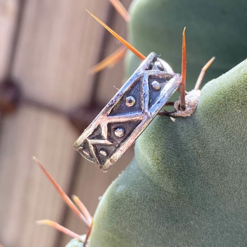 Mexican Sterling Silver Band Ring with Raised Design Size 5.5 Yourgreatfinds