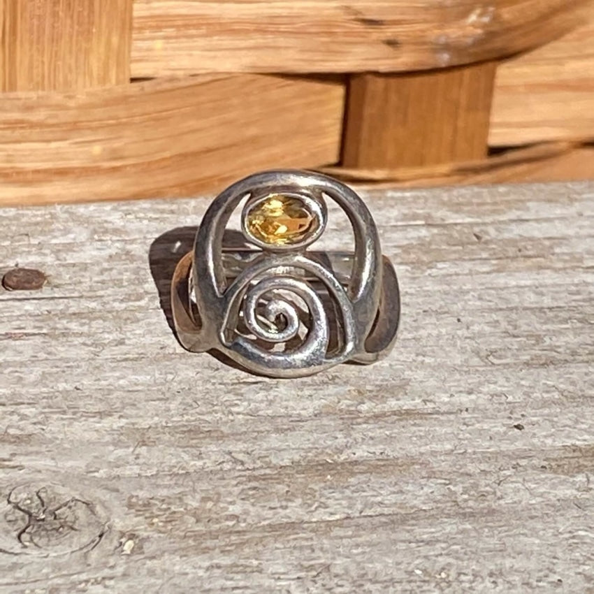 Sterling Silver Swirl Ring set with Golden Citrine Size 5.5 Yourgreatfinds