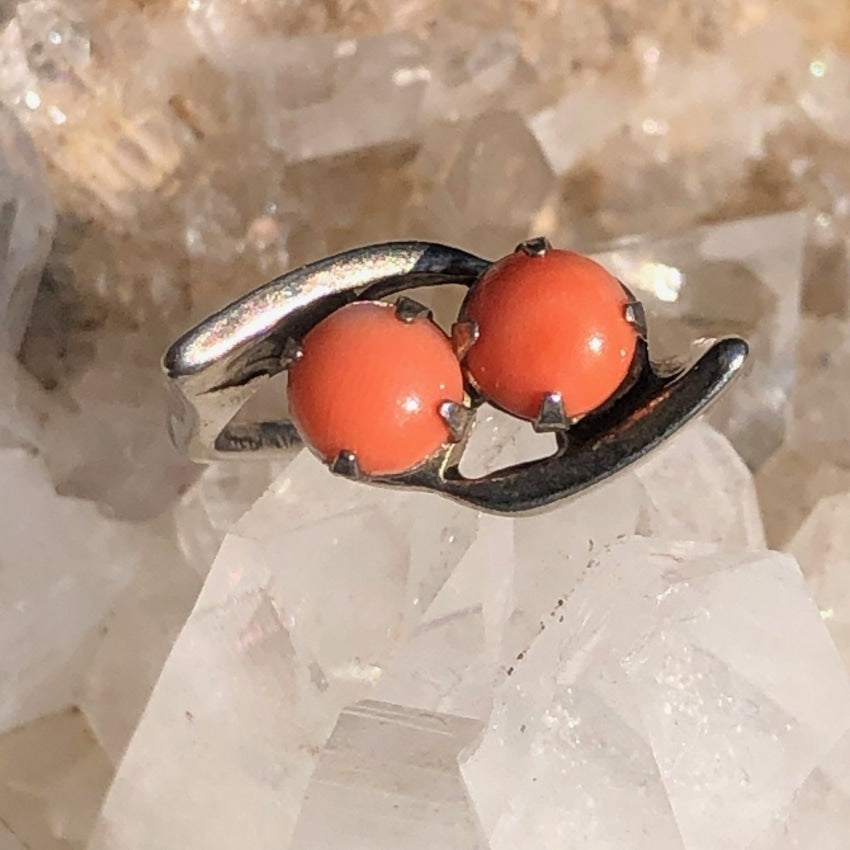 Vintage Mid-Century Modern Sterling Silver Ring with Natural Coral Size 5.5 Yourgreatfinds