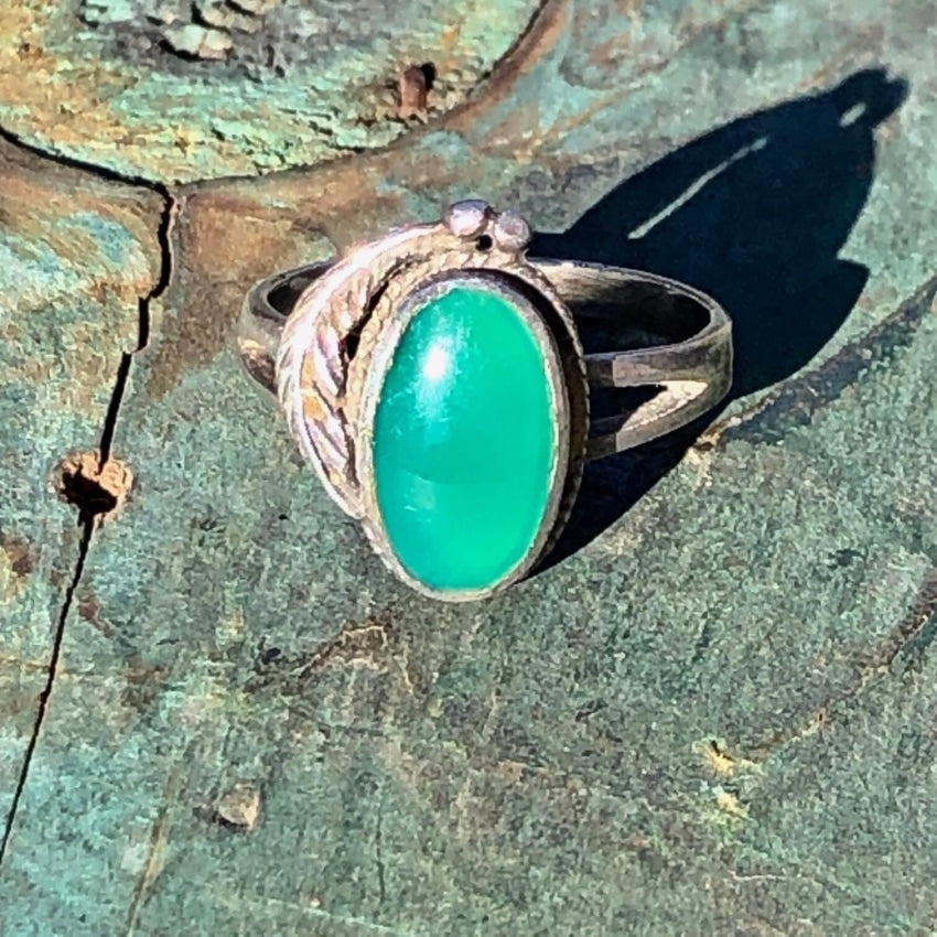 Vintage Sterling Silver One Feather Ring Green Chrysoprase 6.5 Yourgreatfinds